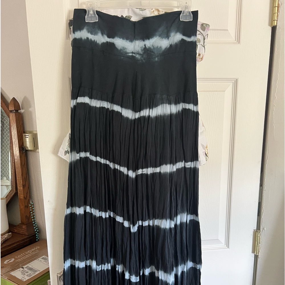 Women’s gray tie dye skirt